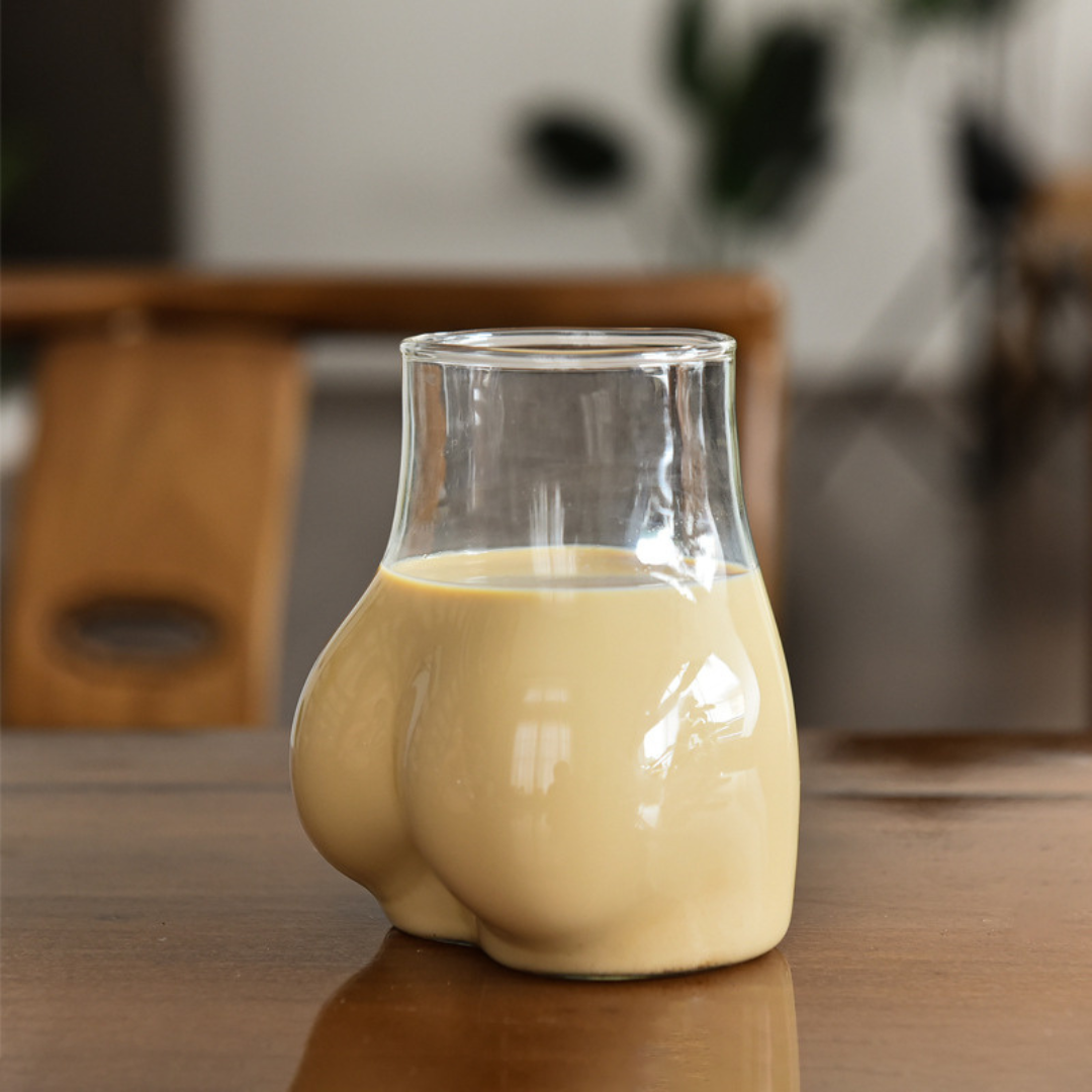 Elegenates Glas mit Weiblichen Rundungen