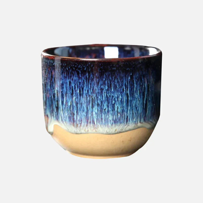 Bunte Keramikbecher