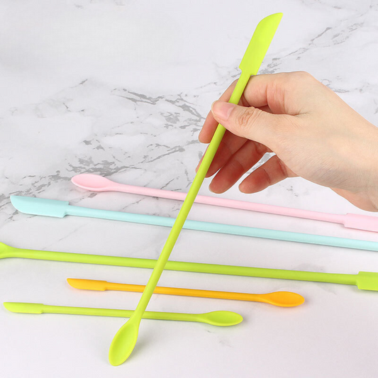 Praktische Mini Spachtel für Pflegeprodukte