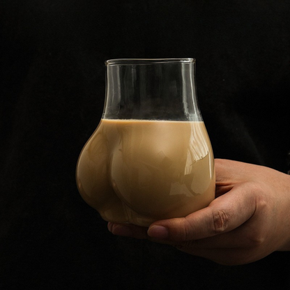 Elegenates Glas mit Weiblichen Rundungen