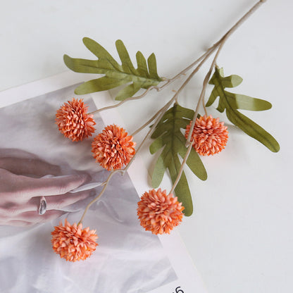 Künstliches Blumenarrangement mit Chrysanthemen & Eukalyptus