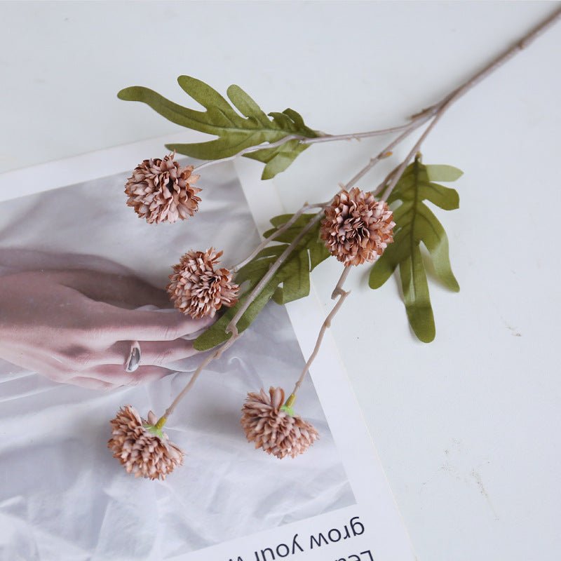 Künstliches Blumenarrangement mit Chrysanthemen & Eukalyptus