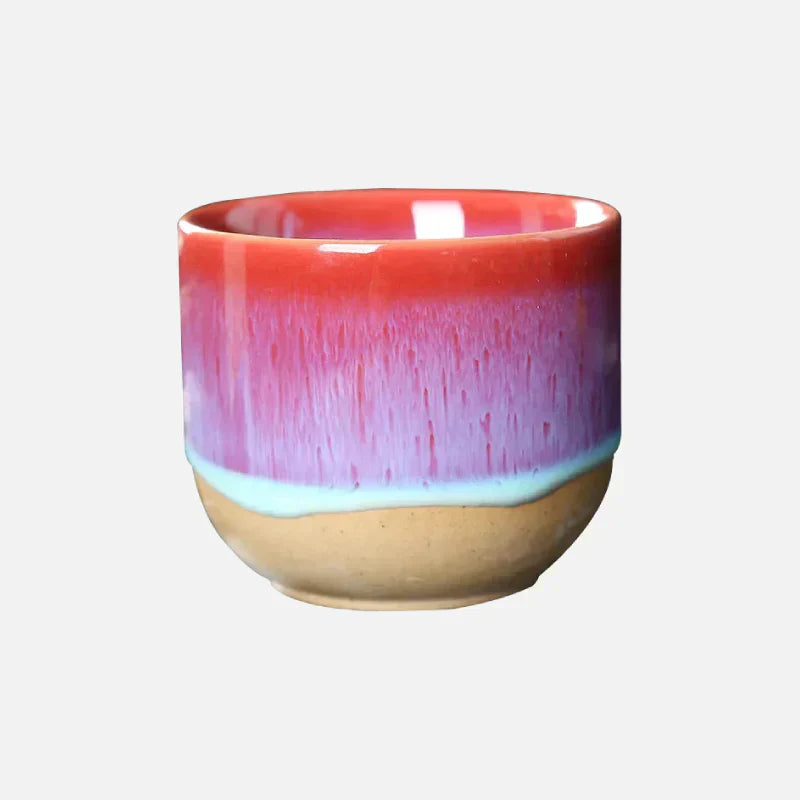 Bunte Keramikbecher